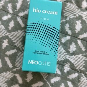 Neocutis Bio Cream smoothing and tightening cream